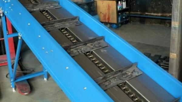 Конвейер цепной для подачи мусора